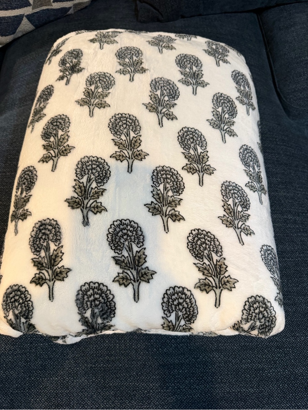 NWOT King Size Blanket Floral Print